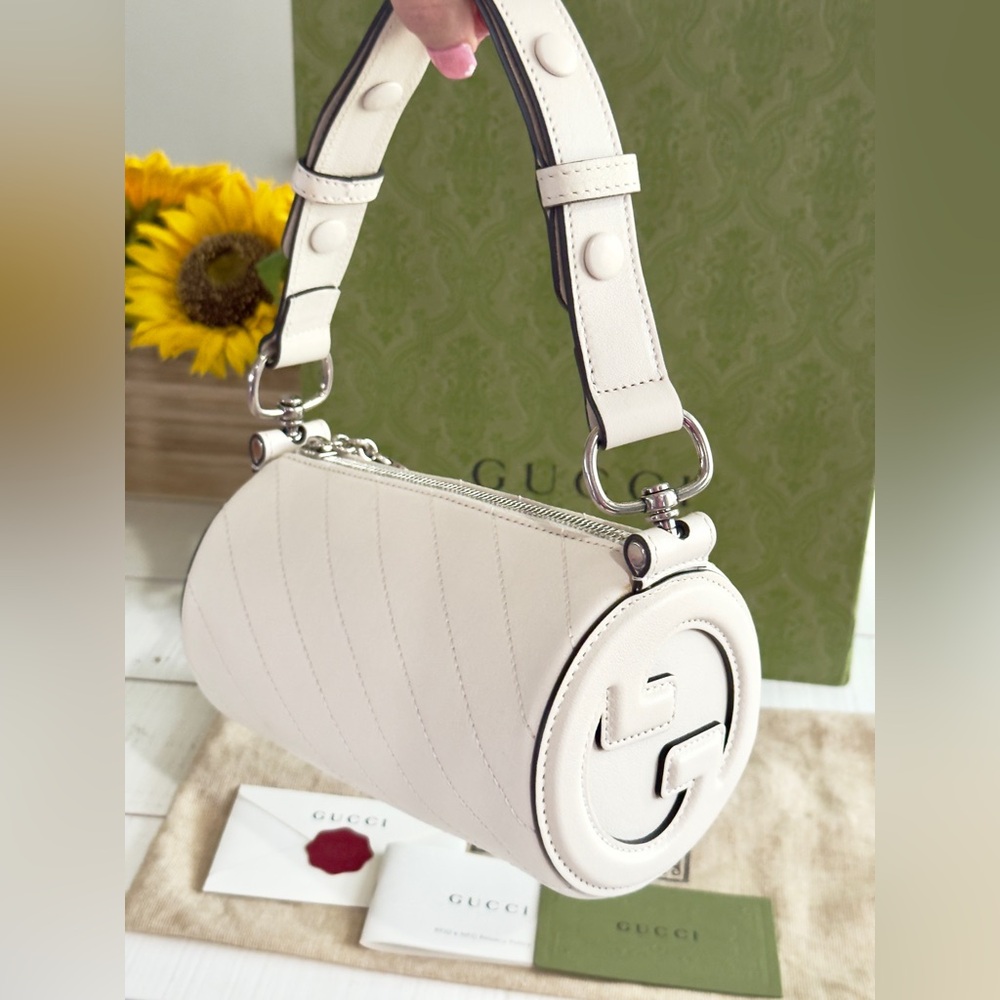 New Gucci Leather Blonde Small Cylinder Handbag / Barrel Bag